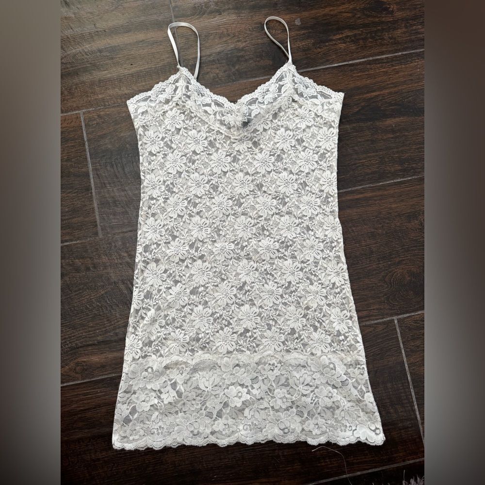 🌸 Wet Seal White Lace Cami Tank - Size M 🤍
